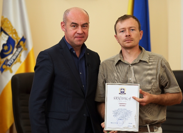 міський голова Сергій Надал та викладач кафедри географії та методики її навчання Богдан Гавришок.